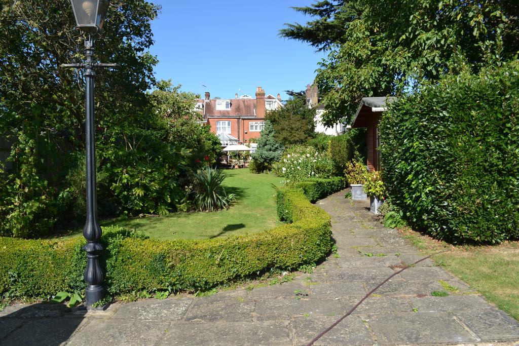 Cranleigh Hotel Reigate Exterior foto